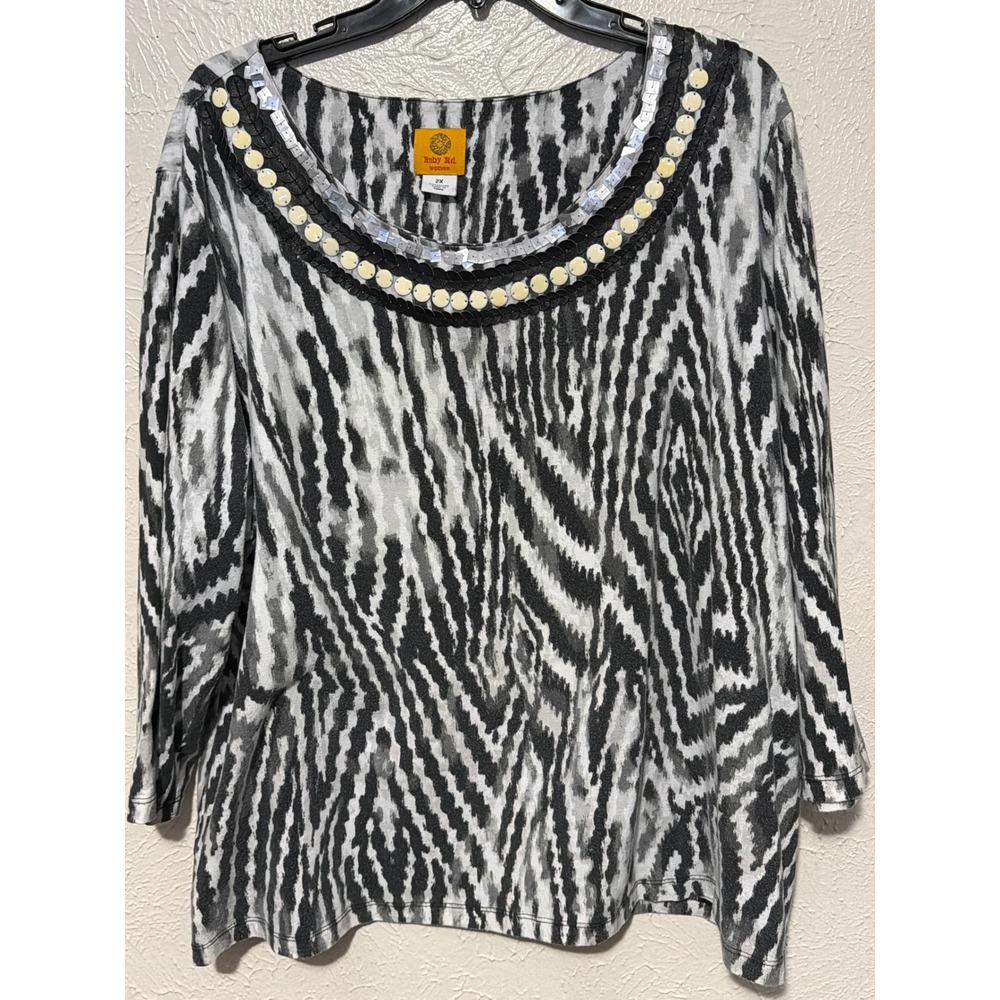 Ruby Rd Woman 2X Top Black White Zebra Print Embellished Sequin 3/4 Sleeve Knit
